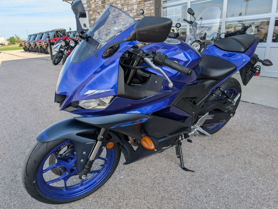 2023 Yamaha YZF-R3 ABS