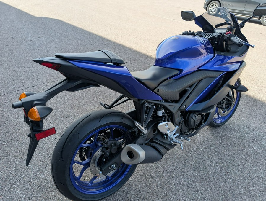 2023 Yamaha YZF-R3 ABS