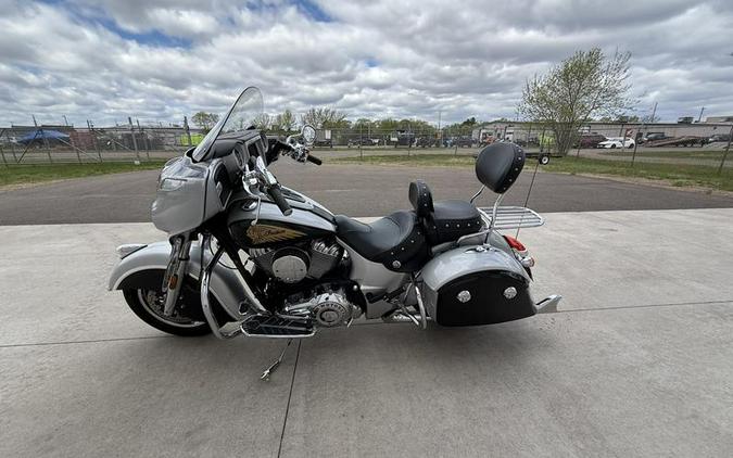 2017 Indian Motorcycle® Chieftain® Wildfire Red Over Thunder Black