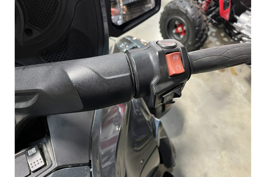 2019 Can-Am Spyder® RT Limited SE6 - Dark Edition