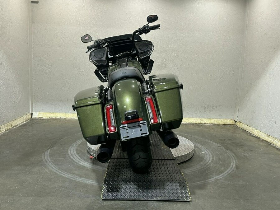 Harley-Davidson® Road Glide® 2026 FLTRX 84667319 VIVID BLACK