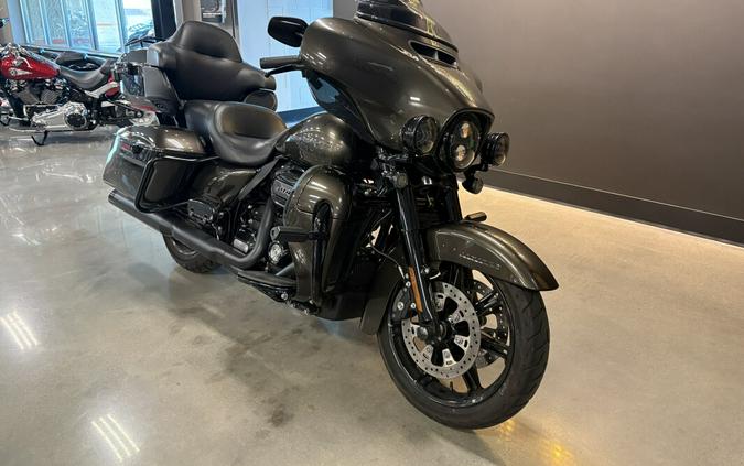2020 Harley-Davidson® Ultra Limited River Rock Gray
