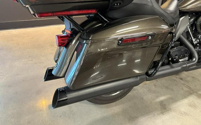 2020 Harley-Davidson® Ultra Limited River Rock Gray