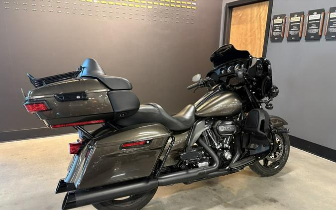 2020 Harley-Davidson® Ultra Limited River Rock Gray