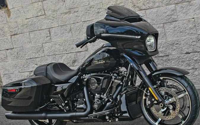 2024 Harley-Davidson® Street Glide® Base