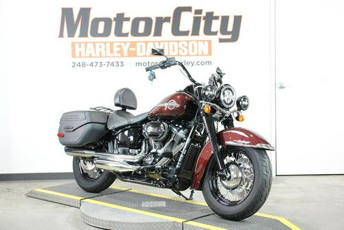 2018 Harley-Davidson Softail Heritage Classic 114 Review — From...