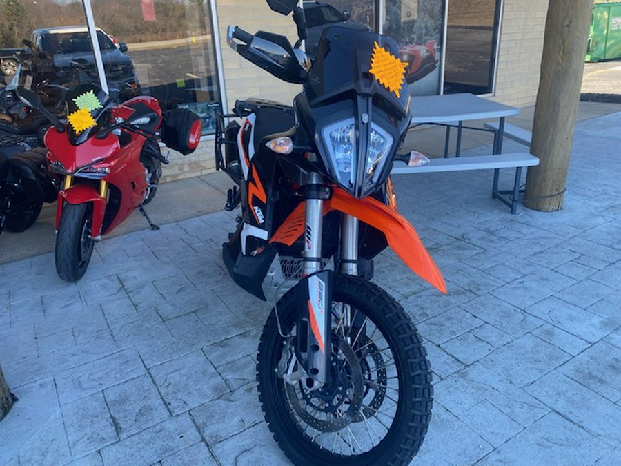 2021 KTM Adventure 890 R