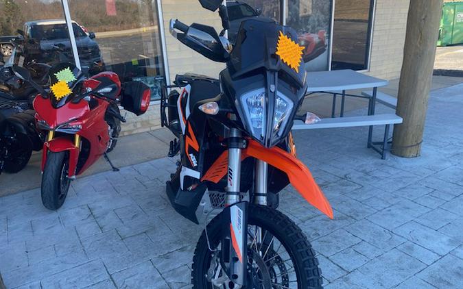 2021 KTM Adventure 890 R