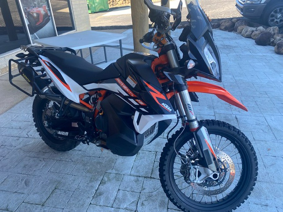 2021 KTM Adventure 890 R