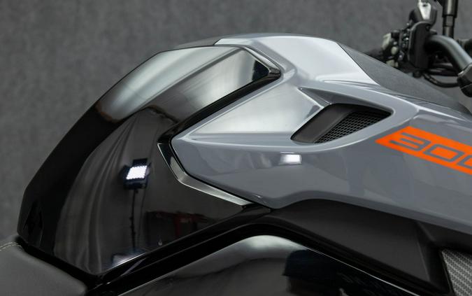 2023 CFMOTO 300NK W/ABS