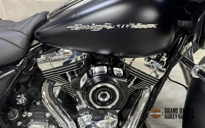 2015 Harley-Davidson® FLTRX - Road Glide®
