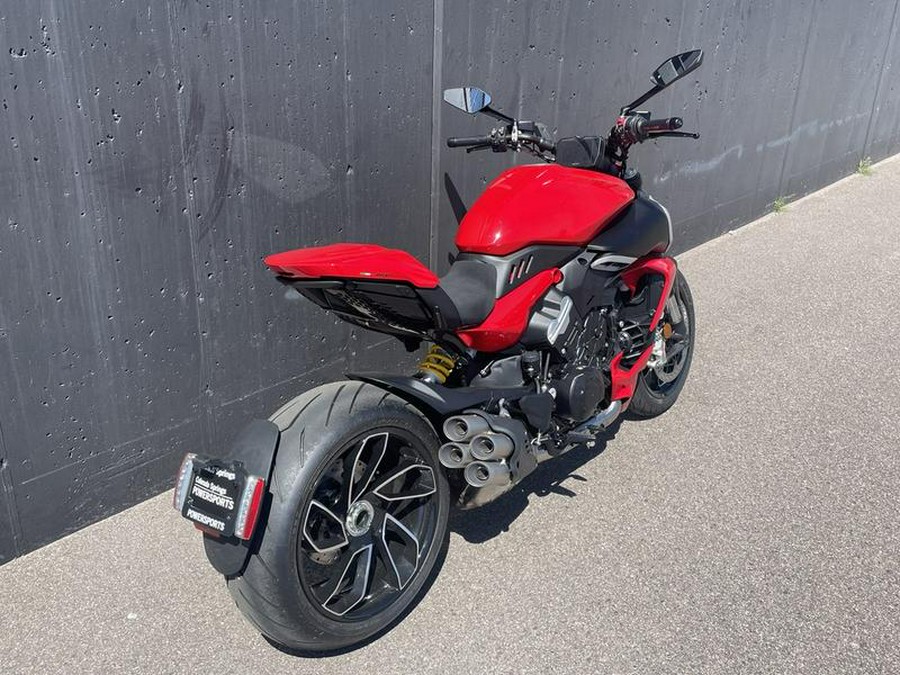 2023 Ducati Diavel V4 Ducati Red