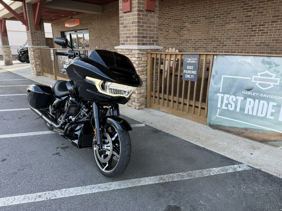2025 Harley-Davidson® Road Glide® Midnight Firestorm - Black Finish