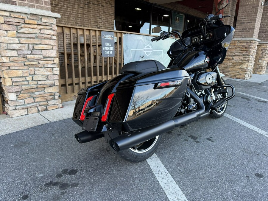 2025 Harley-Davidson® Road Glide® Midnight Firestorm - Black Finish