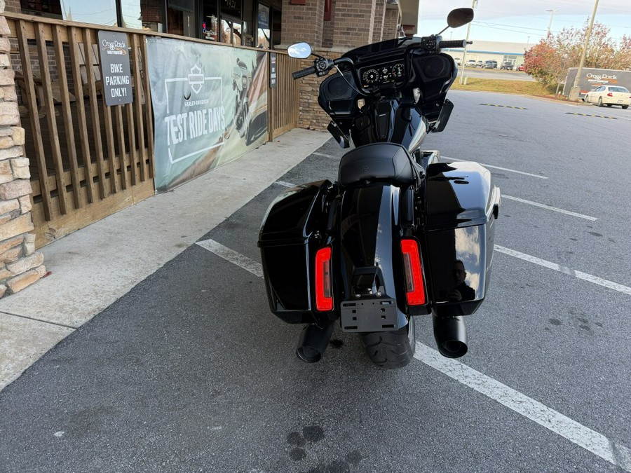 2025 Harley-Davidson® Road Glide® Midnight Firestorm - Black Finish