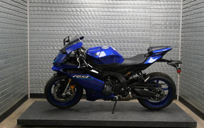 2026 YAMAHA YZFR9