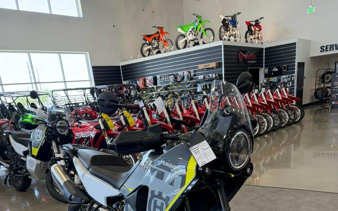 2025 Husqvarna Norden 901