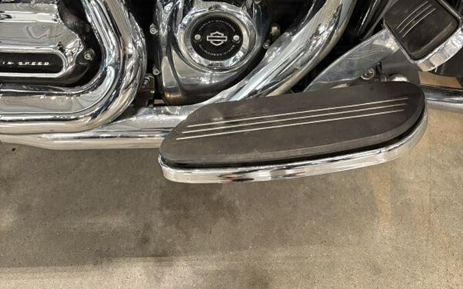 2019 Harley-Davidson® Road Glide® Vivid Black