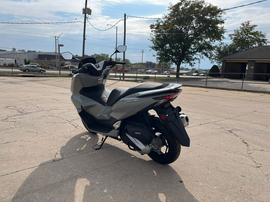 2025 Honda PCX ABS