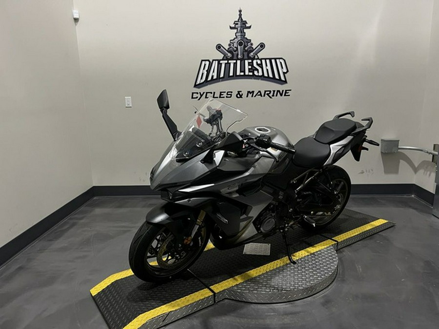 2025 Suzuki GSX-S1000GT+