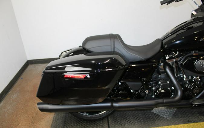 Harley-Davidson® Road Glide® 2026 FLTRX 84667316 VIVID BLACK