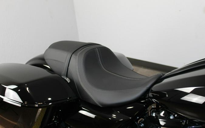 Harley-Davidson® Road Glide® 2026 FLTRX 84667316 VIVID BLACK