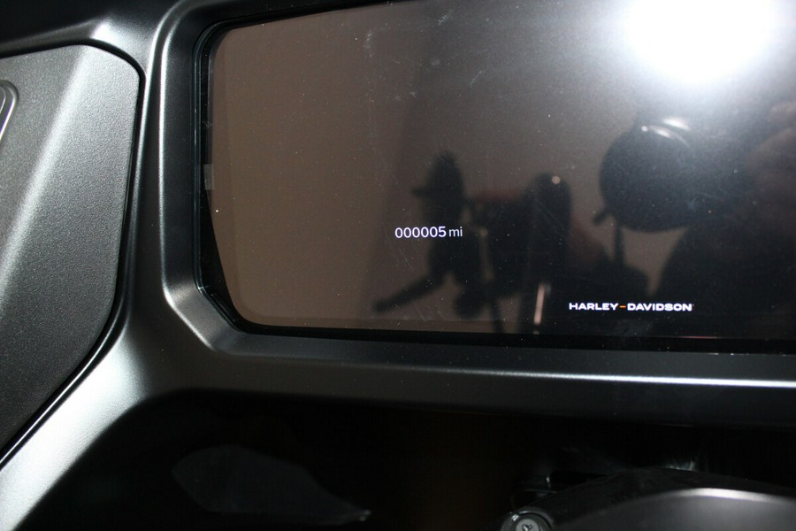 Harley-Davidson® Road Glide® 2026 FLTRX 84667316 VIVID BLACK