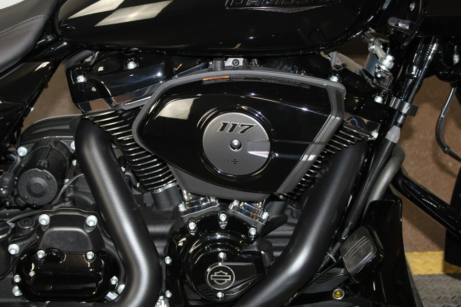 Harley-Davidson® Road Glide® 2026 FLTRX 84667316 VIVID BLACK