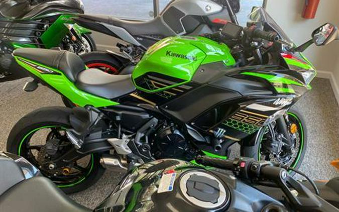 2020 Kawasaki Ninja 650 Review (14 Fast Facts)