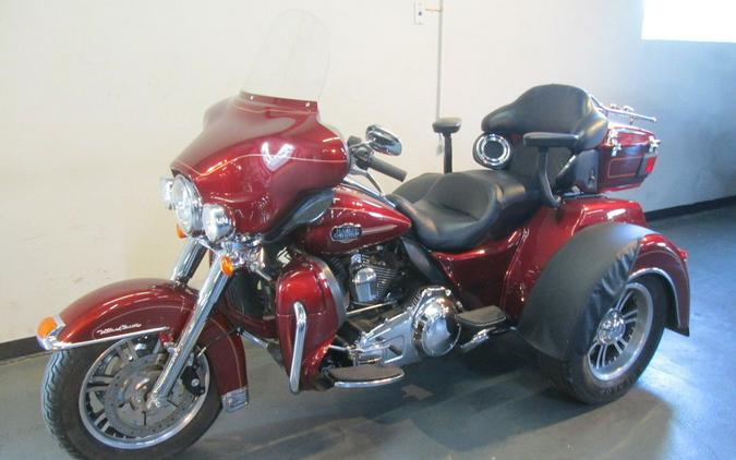 2010 Harley-Davidson® FLHTCUTG - Tri Glide® Ultra Classic®