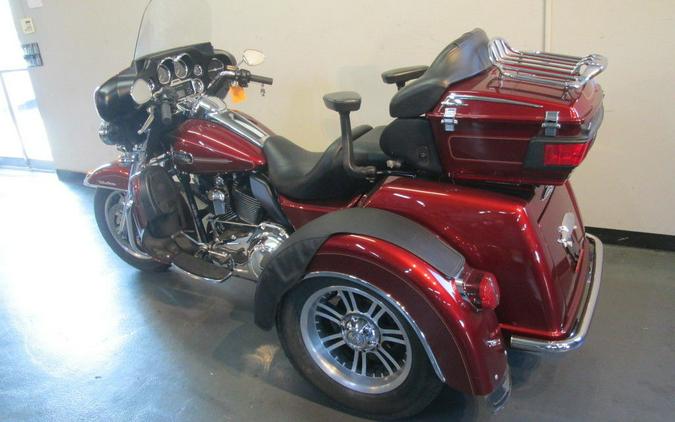 2010 Harley-Davidson® FLHTCUTG - Tri Glide® Ultra Classic®