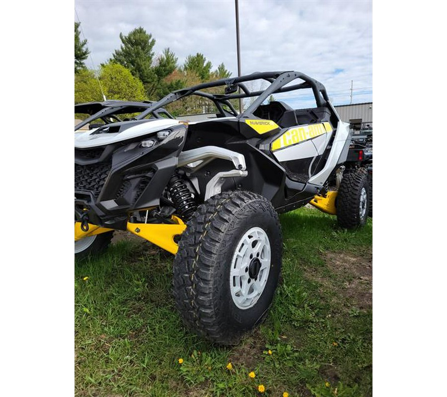 2024 Can-Am Maverick R