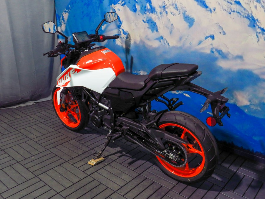 2024 KTM 250 Duke