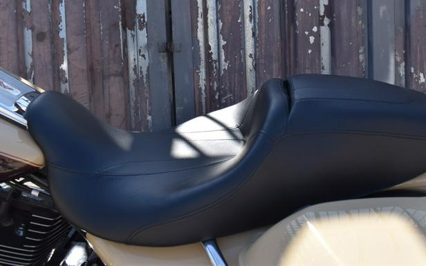 2014 Harley-Davidson® Road King® FLHR