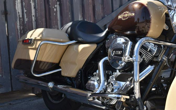 2014 Harley-Davidson® Road King® FLHR