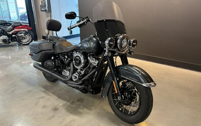 2025 Harley-Davidson® Heritage Classic Iron Horse Metallic w/Laced Wheels