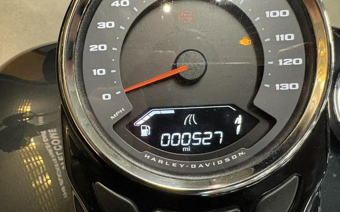 2025 Harley-Davidson® Heritage Classic Iron Horse Metallic w/Laced Wheels