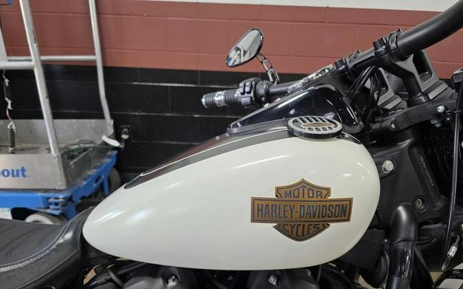 2019 Harley-Davidson® FXFB - Softail® Fat Bob®