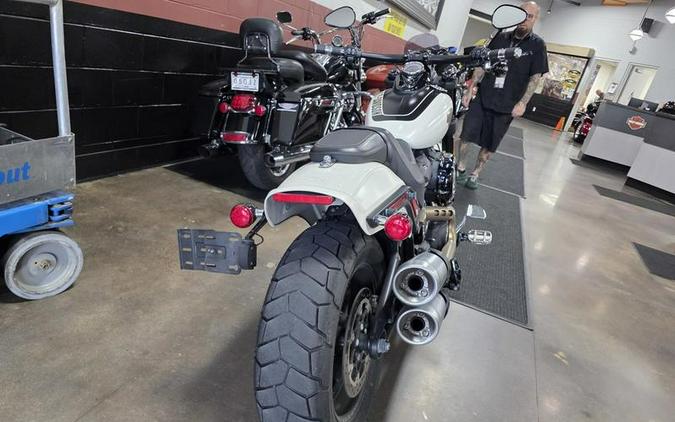 2019 Harley-Davidson® FXFB - Softail® Fat Bob®