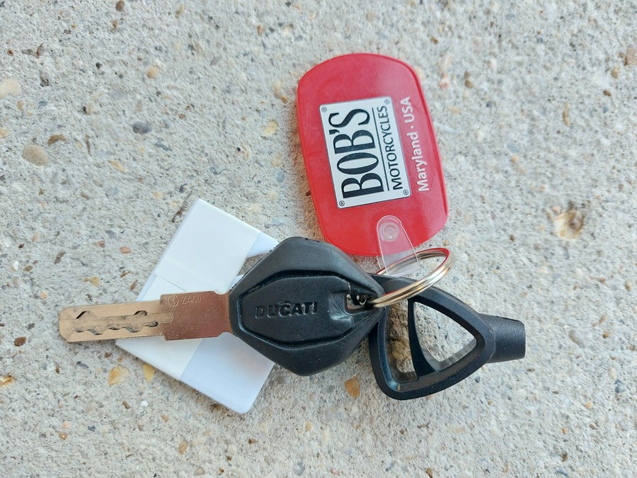 2025 DUCATI PANIGALE V2