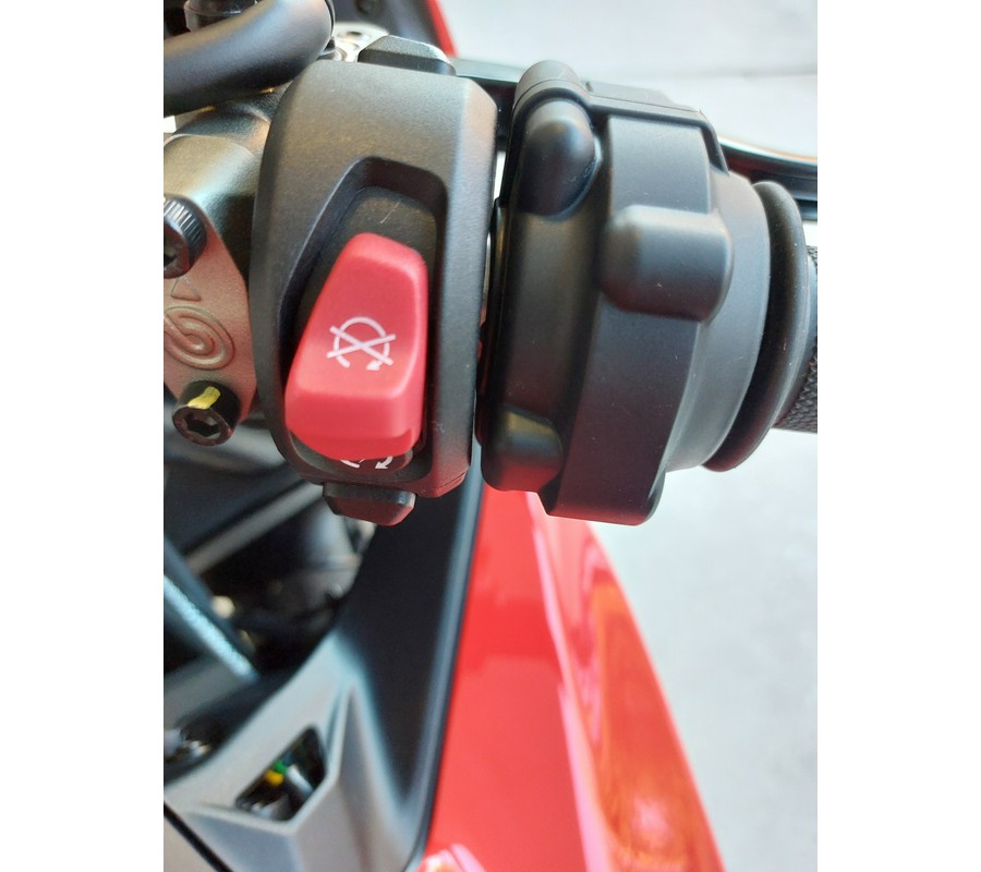 2025 DUCATI PANIGALE V2