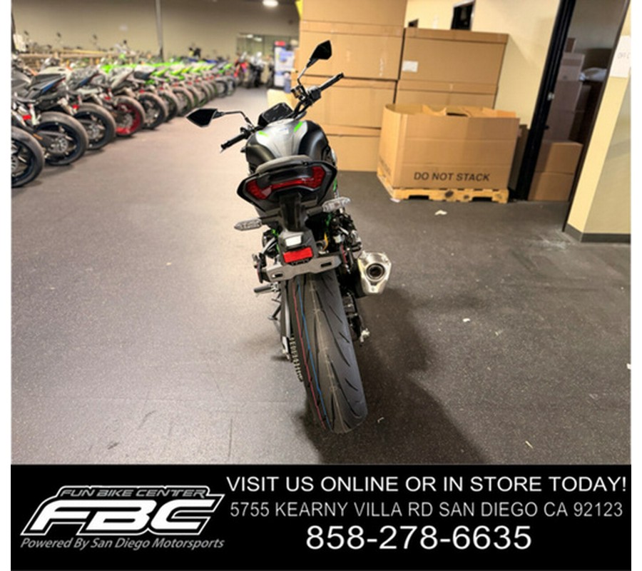 2026 Kawasaki Z900 SE ABS