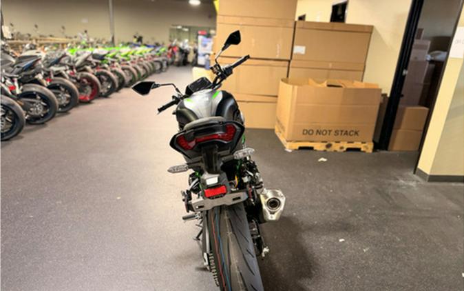 2026 Kawasaki Z900 SE ABS