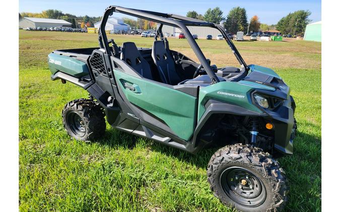 2023 Can-Am Commander DPS 700