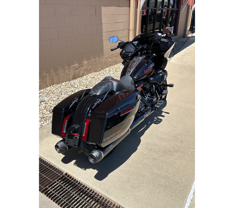 2024 Harley-Davidson CVO™ Road Glide® ST Raven Metallic