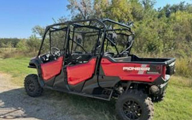 2025 Honda Pioneer 1000-6 Deluxe Crew