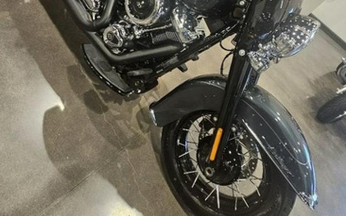 2025 Harley-Davidson Softail FLHC - Heritage Classic