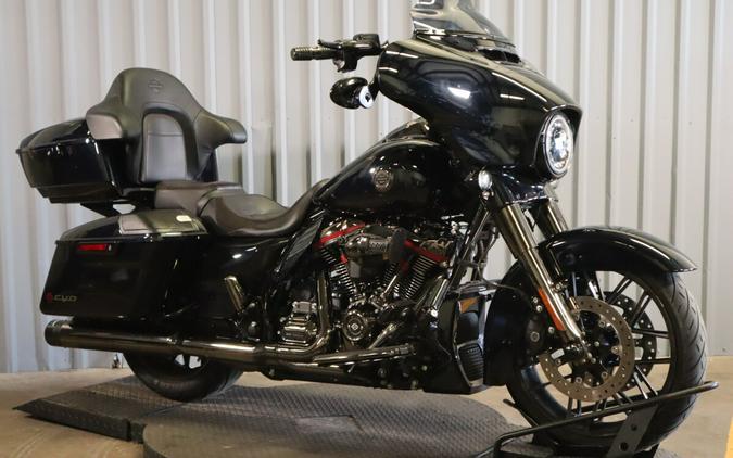 2022 Harley-Davidson® CVO™ Street Glide® FLHXSE