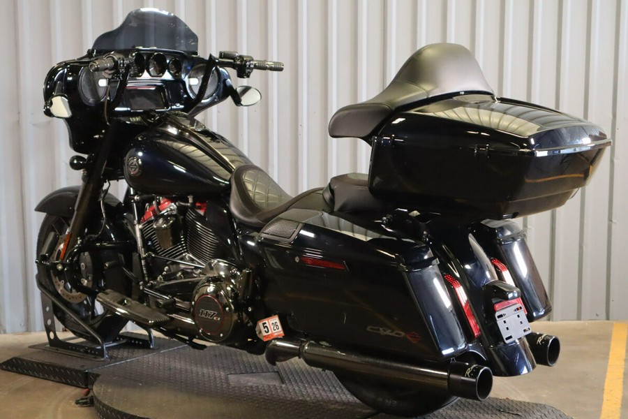 2022 Harley-Davidson® CVO™ Street Glide® FLHXSE