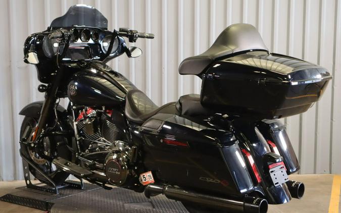 2022 Harley-Davidson® CVO™ Street Glide® FLHXSE